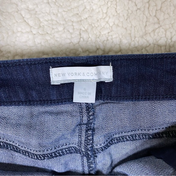 NYC denim blue pencil skirt size 6. - Picture 3 of 4